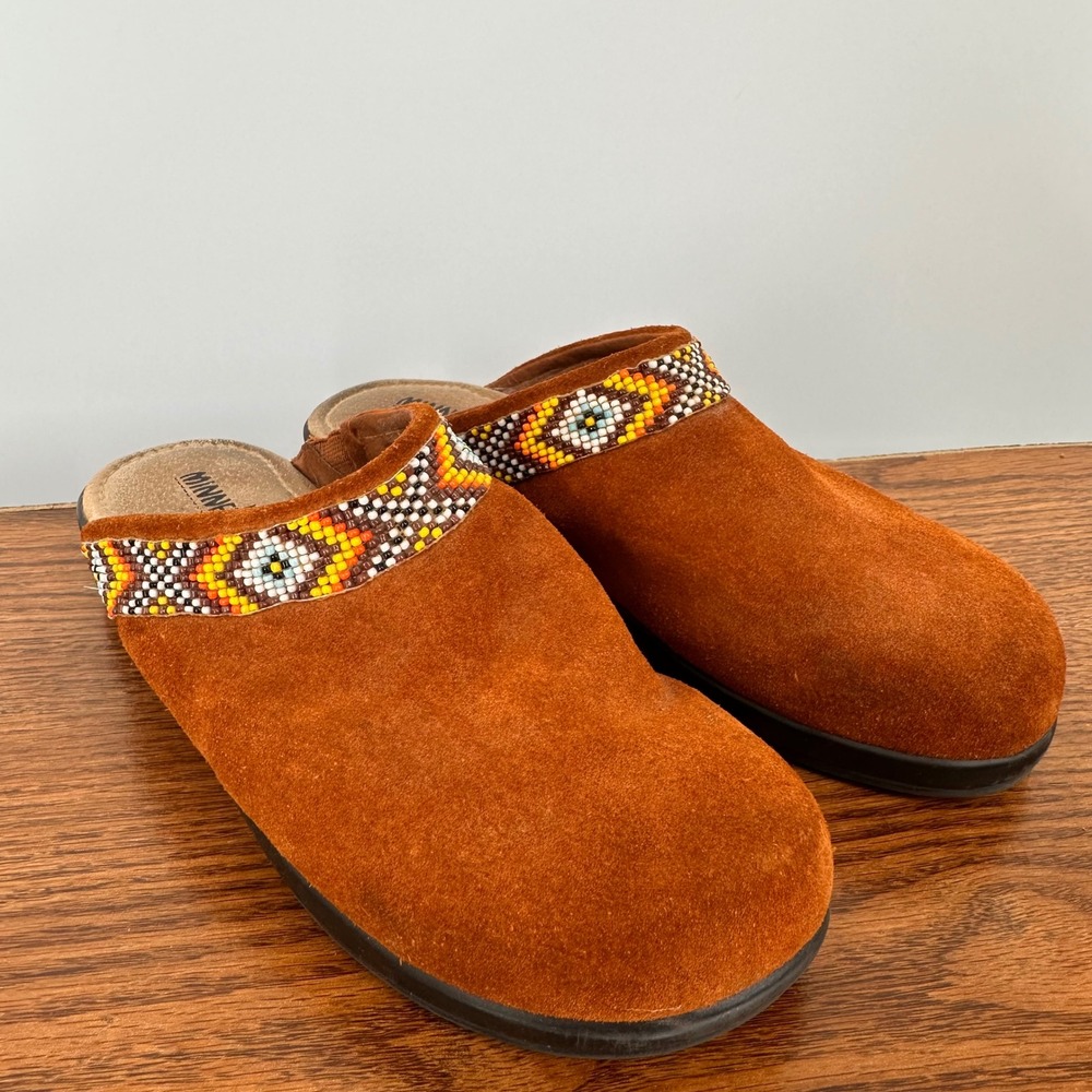Minnetonka Suede Beaded Mules Women Size 6 Southwestern Brown Boho Casual